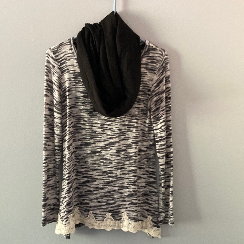 Xhilaration, XS, Gray and White sweater